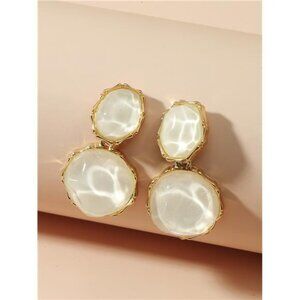 White Round Water Drop Earrings